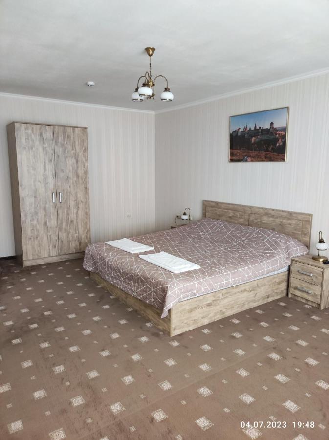 Apart-Hotel 24/7 Kamianets-Podilsky Extérieur photo