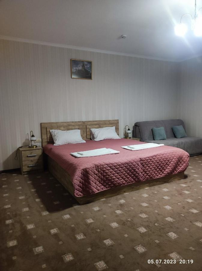 Apart-Hotel 24/7 Kamianets-Podilsky Extérieur photo