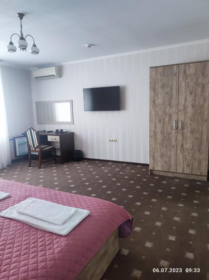 Apart-Hotel 24/7 Kamianets-Podilsky Extérieur photo