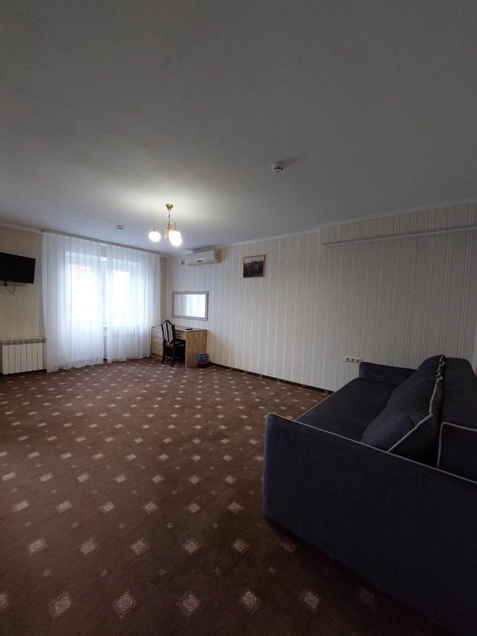 Apart-Hotel 24/7 Kamianets-Podilsky Extérieur photo